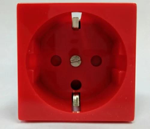 Розетка электрическая с заземляющим контактом (красный) SPL