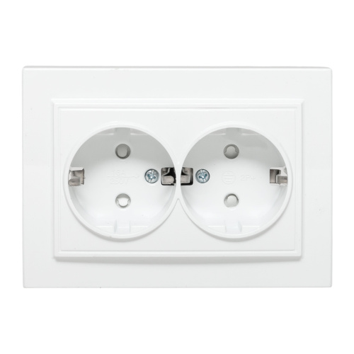 Минск Розетка 2-местная СП с заземлением 16А белая с защ. штор. EKF Basic