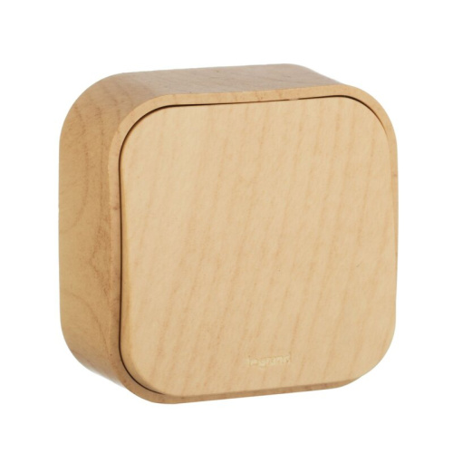 Выключатель 1-клавишный для открытой установки схема 1 10АХ дерево QUTEO