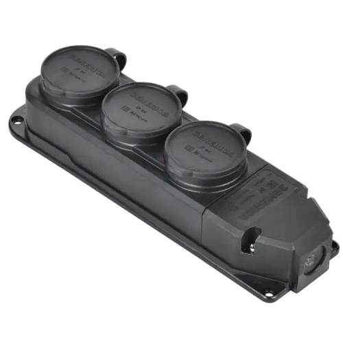 Розетка (колодка) трёхместная с защитной крышкой IP44 каучук черная GENERICA