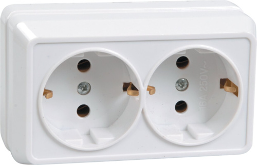 Розетка 2-местная с заземлением для открытой установки 16А РС22-3-ОБ белый OKTAVA GENERICA