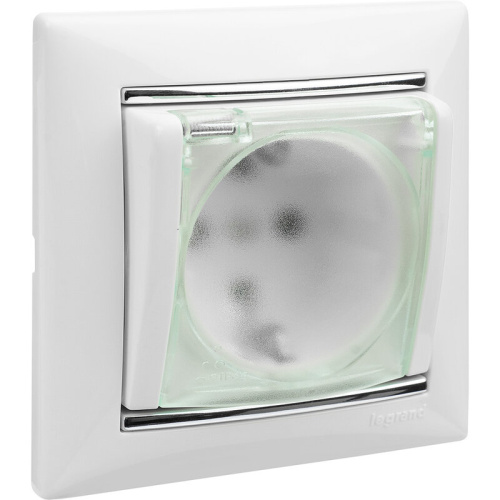 Розетка 1-местная с заземлением с защитными шторками и крышкой 16А IP44 белый VALENA